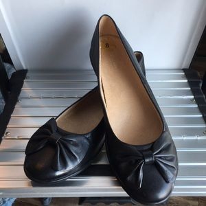 NEW Naturalizer Leather Flats